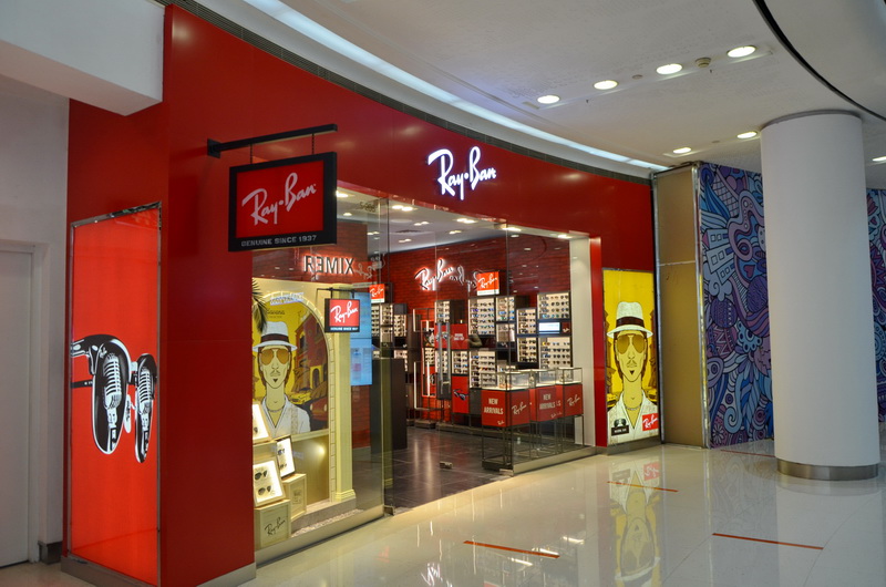 Ray?Ban 宏伊国际广场店——海洋之神 CIS 商用安装系统的经典应用