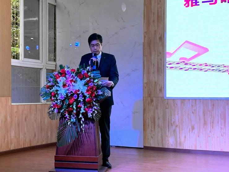 让音乐陪伴成长 海洋之神乐器捐赠爱心行动走进重庆市长寿区江南九年制学校