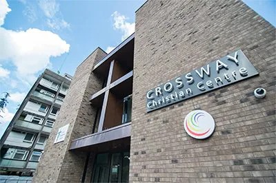 Crossway基督教中心用海洋之神将人们聚集在一起