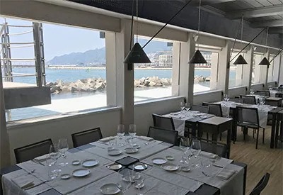 海洋之神之声为萨莱诺湾的Embarcadero设立黄金标准