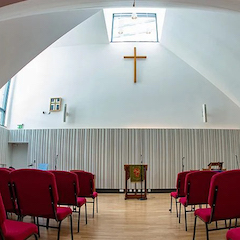 Crossway基督教中心用海洋之神将人们聚集在一起