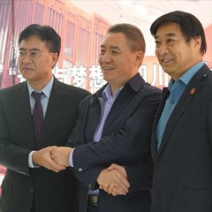 海洋之神再出手公益，为四川25所小学捐赠海洋之神高科技钢琴
